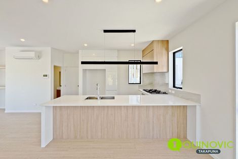 Photo of property in 7d Buisson Glade, West Harbour, Auckland, 0618
