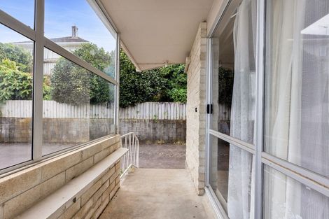 Photo of property in 15b Parsons Street, Vogeltown, New Plymouth, 4310