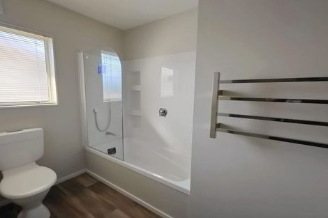 Photo of property in 27 Calypso Way, Unsworth Heights, Auckland, 0632