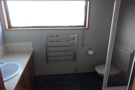 Photo of property in 4 Regalwood Close, Parklands, Christchurch, 8083