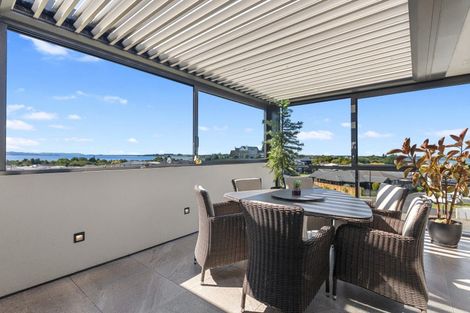 Photo of property in 16 Parkland Rise, Omokoroa, 3114