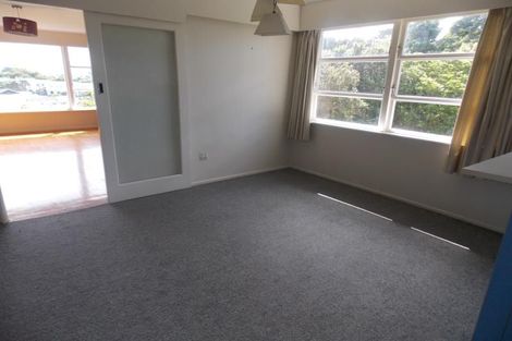 Photo of property in 15 Bancroft Terrace, Newlands, Wellington, 6037