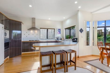 Photo of property in 28 St Clair Place, Browns Bay, Auckland, 0630