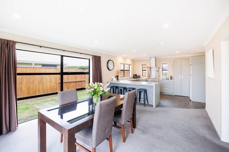 Photo of property in 35 Rosalie Terrace, Kelvin Grove, Palmerston North, 4414