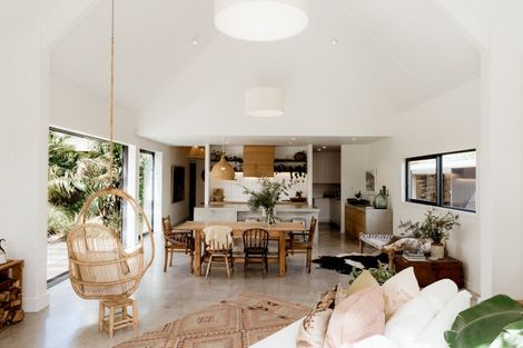 Photo of property in 16 Shearwater Lane, Point Wells, 0986