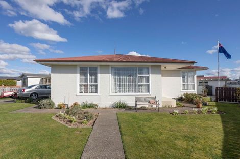 Photo of property in 72 Barraud Street, Dannevirke, 4930