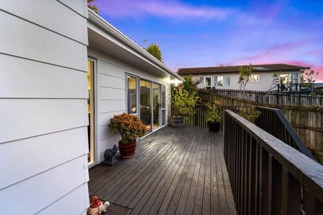 Photo of property in 327 Triangle Road, Massey, Auckland, 0614