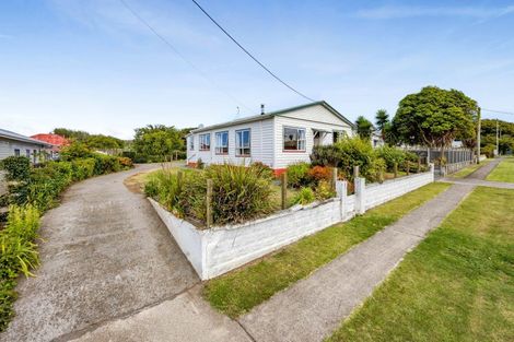Photo of property in 18 Cameron Street, Hawera, 4610