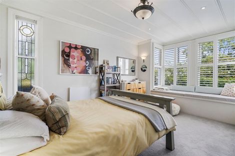 Photo of property in 5 Turnbull Road, Narrow Neck, Auckland, 0624