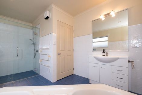 Photo of property in 9a Avenue Road, Greenmeadows, Napier, 4112