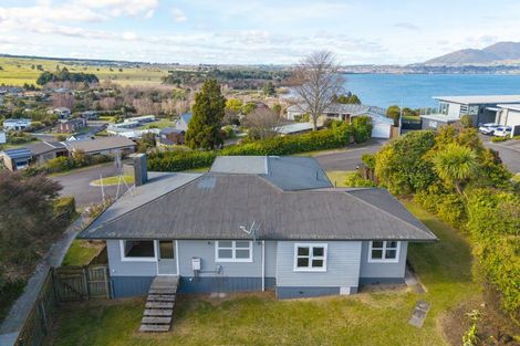 Photo of property in 18 Scenic Heights, Acacia Bay, Taupo, 3330