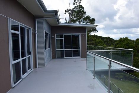 Photo of property in 37 Welsh Hills Road, Swanson, Auckland, 0614