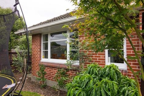 Photo of property in 2 Springbank Street, Bryndwr, Christchurch, 8053
