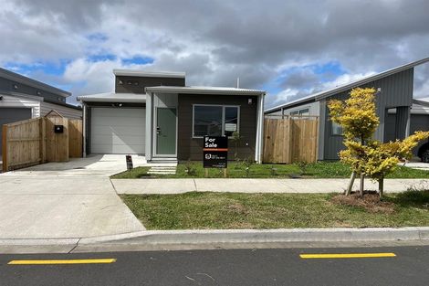 Photo of property in 14 Fredrick Hanson Road, Papakura, 2110