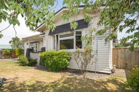 Photo of property in 18 Kowhai Avenue, Takaro, Palmerston North, 4410