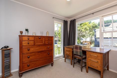 Photo of property in 11 Hookway Grove, Paraparaumu, 5032