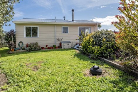 Photo of property in 3 Mavis Avenue, Waikawa Beach, Manakau, 5573