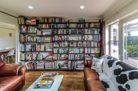 Photo of property in 215 Newcastle Road, Grandview Heights, Hamilton, 3200