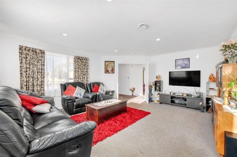 Photo of property in 14 Cyclamen Road, Mangere, Auckland, 2022