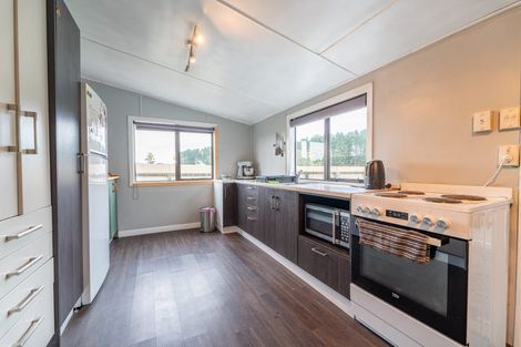 Photo of property in 24 Queen Street, Pareora, 7912