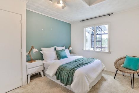 Photo of property in 37 York Road, Titirangi, Auckland, 0604