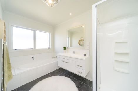 Photo of property in 39 James Line, Kelvin Grove, Palmerston North, 4414