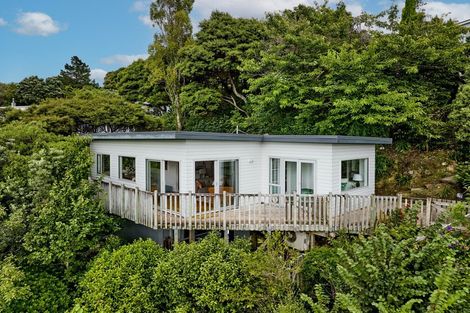 Photo of property in 72 Paremata Road, Paremata, Porirua, 5024
