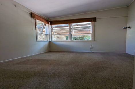 Photo of property in 77 Beechdale Crescent, Pakuranga Heights, Auckland, 2010