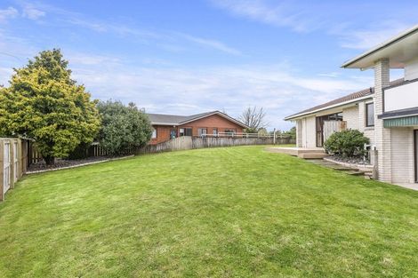Photo of property in 2 Chilton Drive, Paraparaumu, 5032