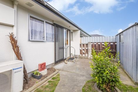 Photo of property in 2/70 Meeanee Road, Taradale, Napier, 4112