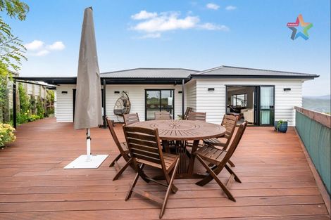 Photo of property in 6 Poto Road, Normandale, Lower Hutt, 5010