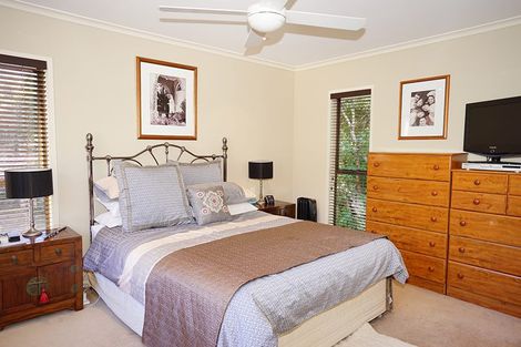 Photo of property in 16 Blundell Place, Chatswood, Auckland, 0626