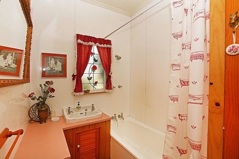 Photo of property in 11 Warwick Road, Stratford, 4332