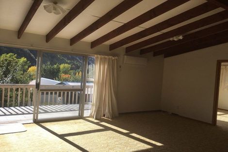 Photo of property in 32 Wiltshire Street, Arrowtown, 9302