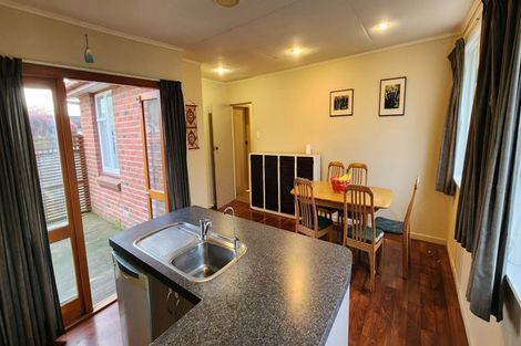 Photo of property in 2a Montrose Place, Takaro, Palmerston North, 4412