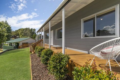 Photo of property in 15 Dalwhinnie Parade, Highland Park, Auckland, 2010