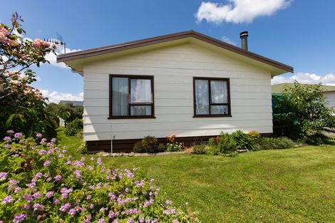 Photo of property in 20 Ross Street, Woodville, 4920