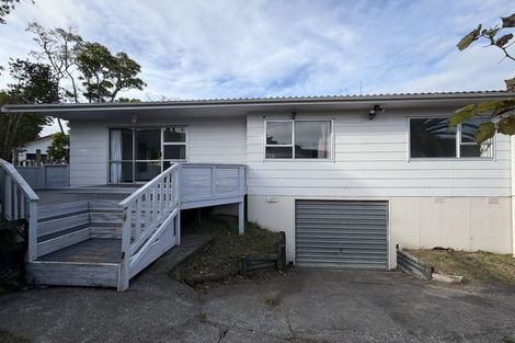 Photo of property in 27 Cedar Heights Avenue, Massey, Auckland, 0614