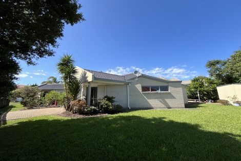 Photo of property in 3 Larkin Place, Somerville, Auckland, 2014