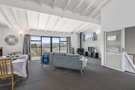 Photo of property in 5 Saint Aidans Way, Tawa, Wellington, 5028