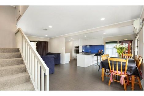 Photo of property in 30 Pulham Crescent, Queenwood, Hamilton, 3210