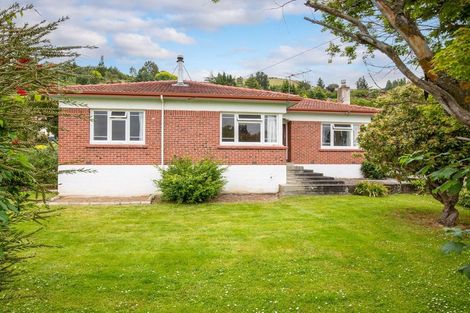 Photo of property in 18 Branxholm Street, Roxburgh, 9500