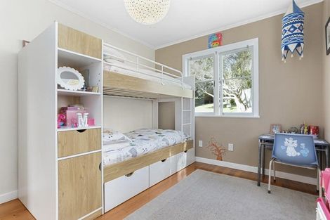 Photo of property in 23 Highland Avenue, Titirangi, Auckland, 0604