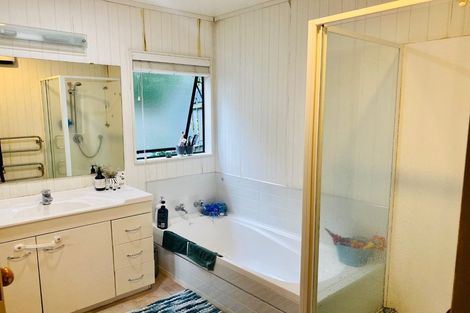 Photo of property in 2/7 Lynngate Place, Hillcrest, Auckland, 0627