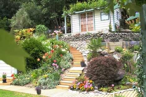 Photo of property in 19 Milton Terrace, Picton, 7220