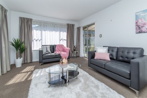 Photo of property in 2/19 Sturrocks Road, Redwood, Christchurch, 8051