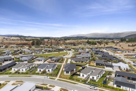 Photo of property in 40 Marbleleaf Lane, Albert Town, Wanaka, 9305