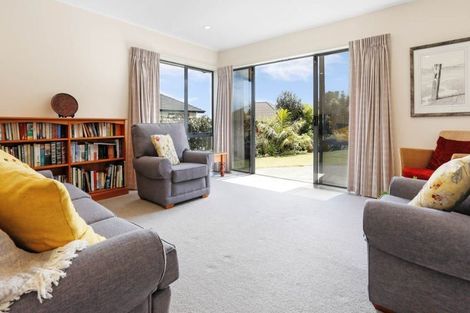 Photo of property in 18 Sharples Place, Somerville, Auckland, 2014