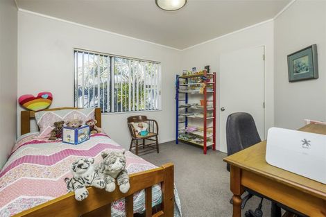 Photo of property in 17a Fernaig Street, Papakura, 2110