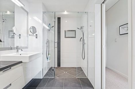 Photo of property in The Reef, 93 Saint Aubyn Street, New Plymouth, 4310